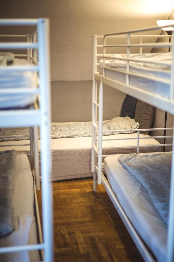 קרקוב 4 Couples & 4 Friends Hostel מראה חיצוני תמונה